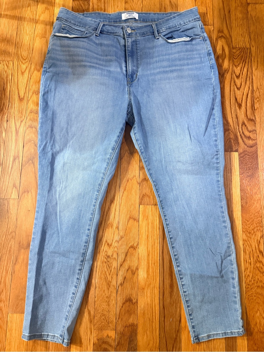 Denizen from Levi’s- light  Blue Women’s Stretch Jeans